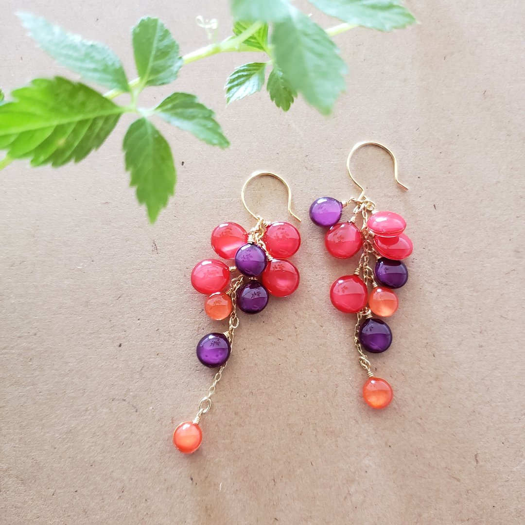 red gooseberry pierced or clip-on earrings - 耳环/耳夹 - 树脂 红色