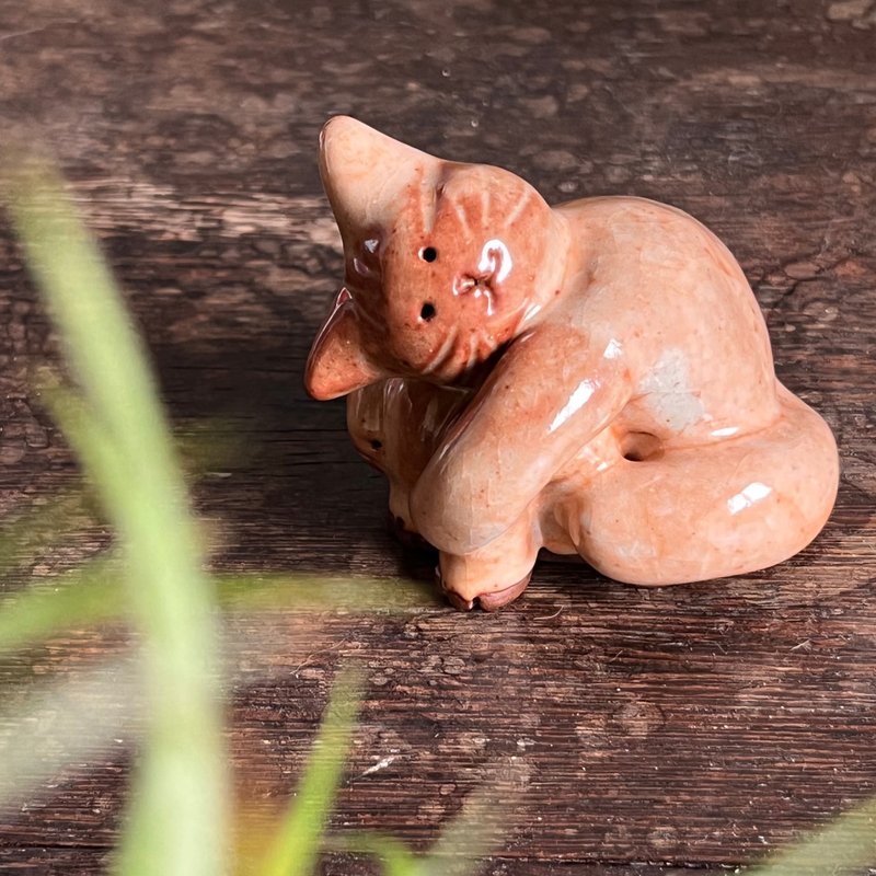 静静看你 / 橘猫陶偶 / 志野釉 - 摆饰 - 陶 橘色
