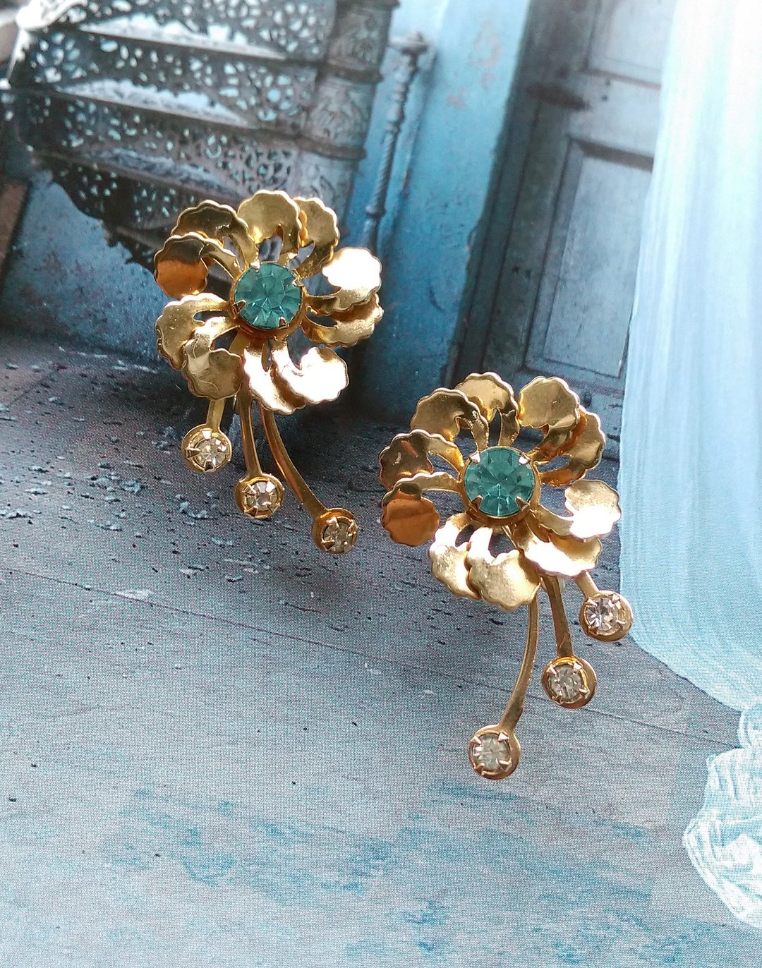西洋古董饰品。花儿 流星 栓式耳环 - 耳环/耳夹 - 其他金属 白色