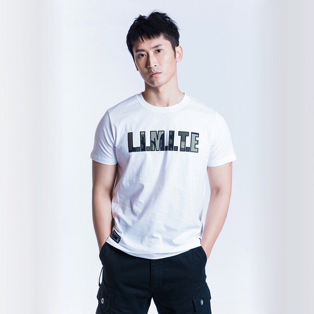 L.I.M.I.T.E - 男装迷彩贴布刺绣加印花T-Shirt, 白色 - 男装上衣/T 恤 - 棉 白色
