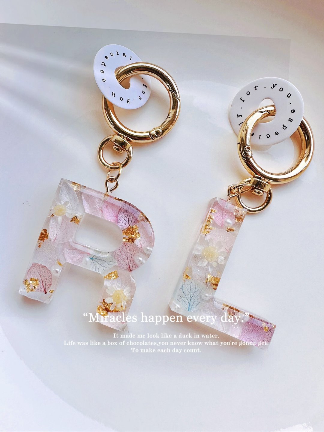简爱手作-Resinkeychains 滴胶手作干燥花吊饰 - 钥匙链/钥匙包 - 树脂 