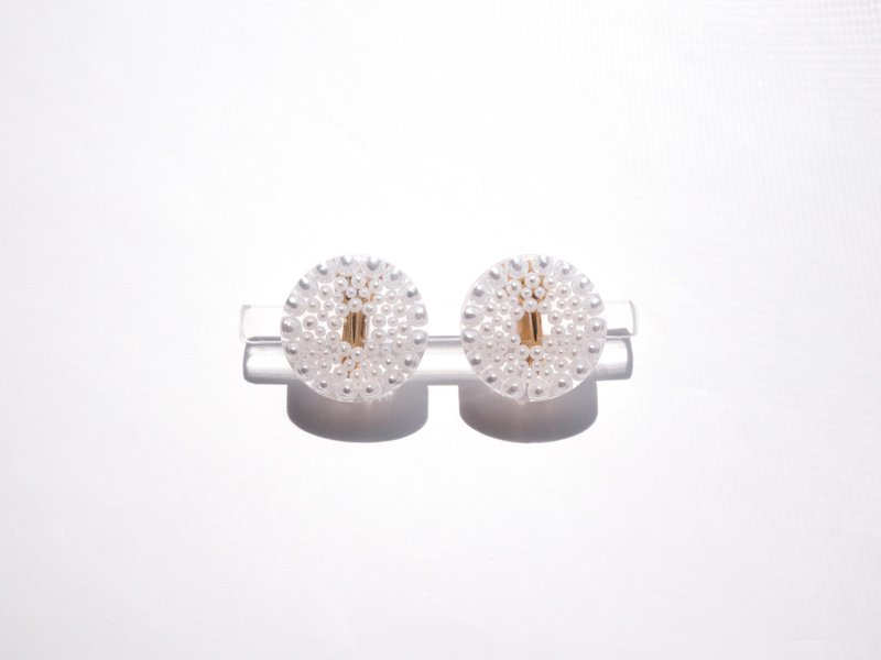 oval lace M - 耳环/耳夹 - 树脂 白色