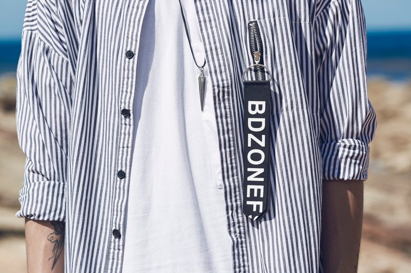 吊带拉环条纹衬衫 - 男装衬衫 - 棉．麻 白色