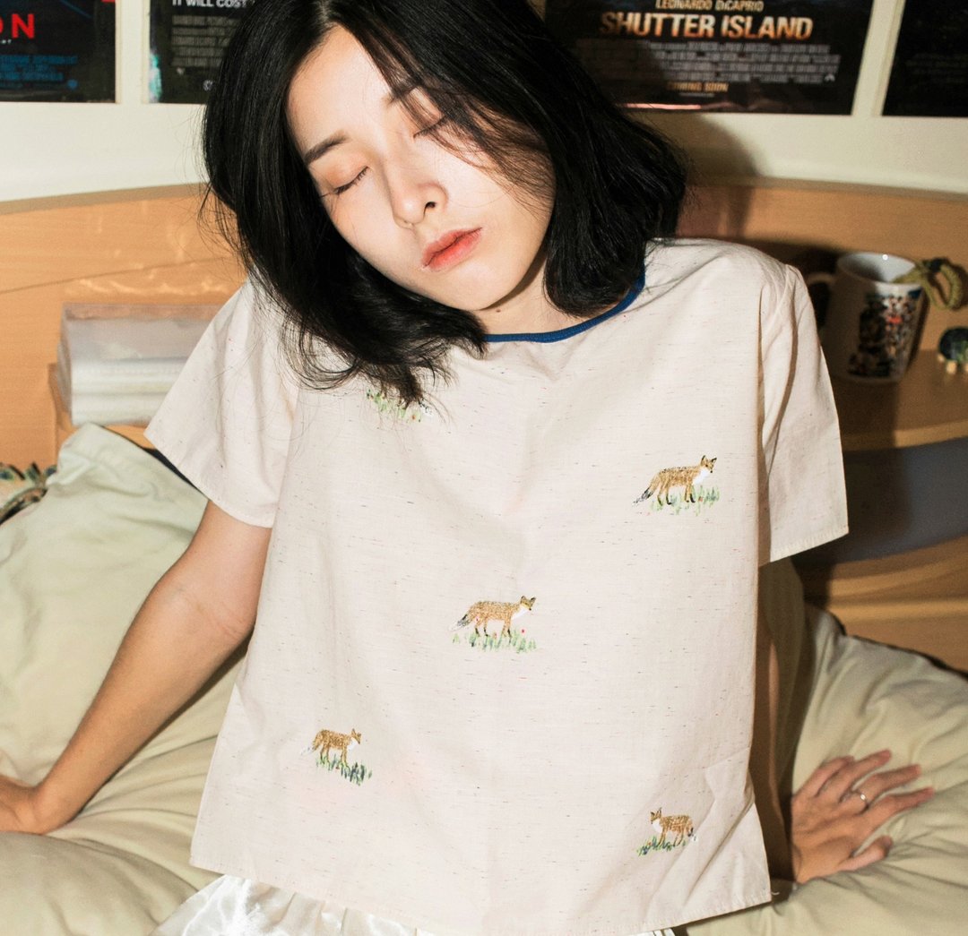 狐狸 - 短袖与长袖短版上衣 - 女装上衣 - 棉．麻 白色