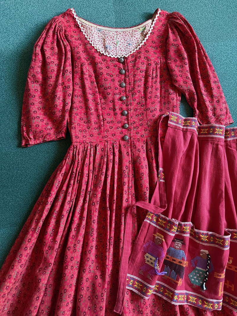 超好看的版型 古董暗红色花柄巴伐利亚连身裙 - 洋装/连衣裙 - 棉．麻 