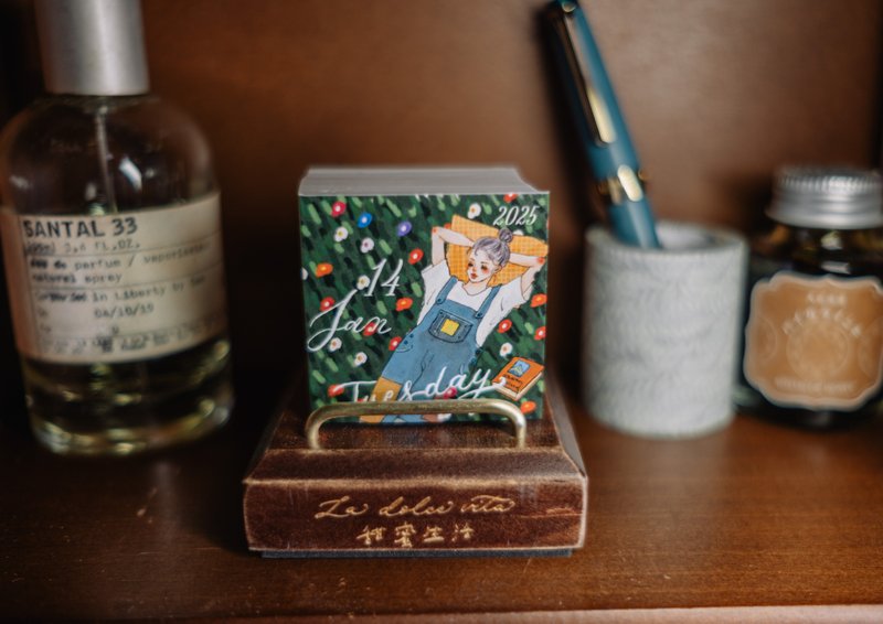 2025甜蜜生活迷你手帐日历 + 不认真生活木制立架 - 年历/台历 - 木头 