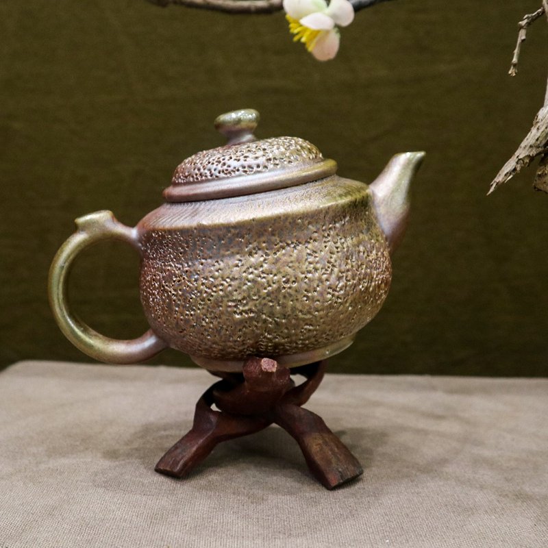 【新作壶型】秋雾缥缈 手作柴烧冰烟壶 220cc 冰烟茶壶 柴烧壶 - 茶具/茶杯 - 陶 金色