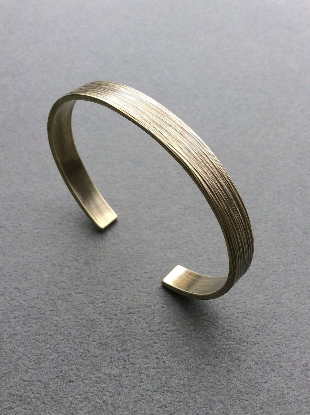 毛毛 宽版手感锻敲黄铜手环 10mm 7mm 5mm 20mm - 手链/手环 - 铜/黄铜 金色