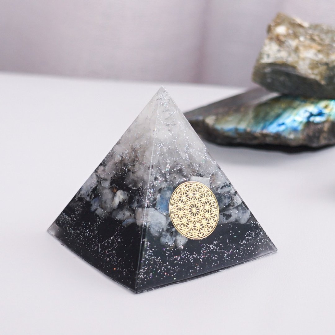 预订【白晶、月亮石、黑曜石】奥根水晶能量金字塔 Orgonite 6x6cm - 摆饰 - 水晶 多色