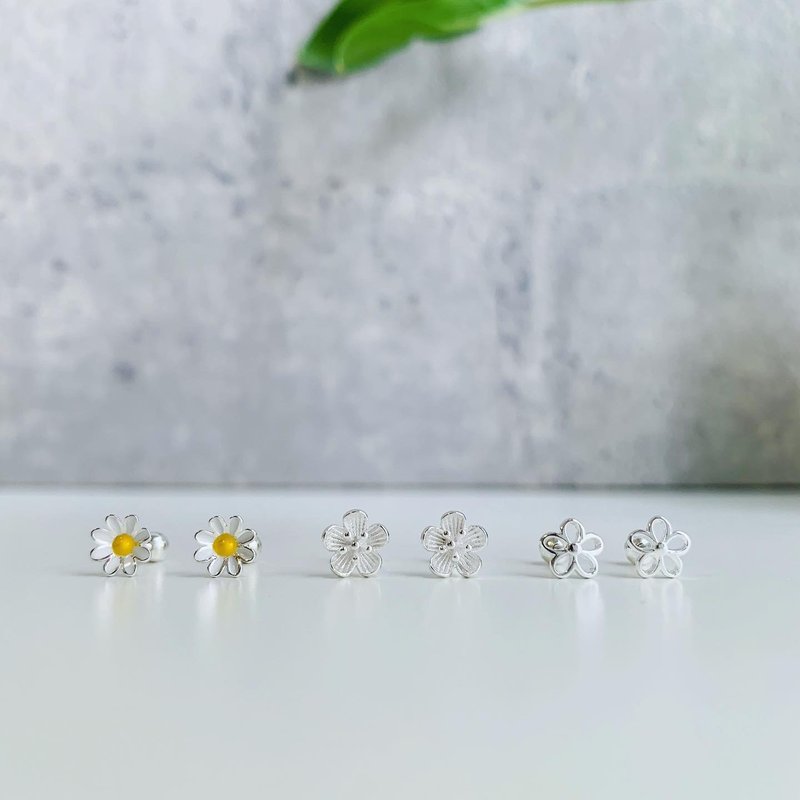 925纯银 / 花系列 • 锁式耳环 - 耳环/耳夹 - 纯银 银色