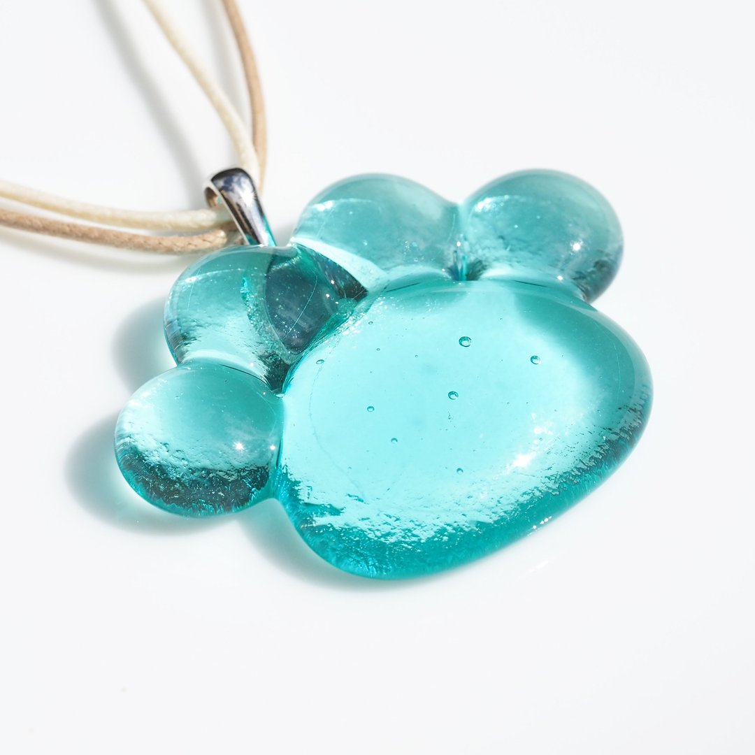 Color-changing dog and cat paw glass (Nikukyu [blue]) necklace [Made-to-order] - 项链 - 玻璃 蓝色
