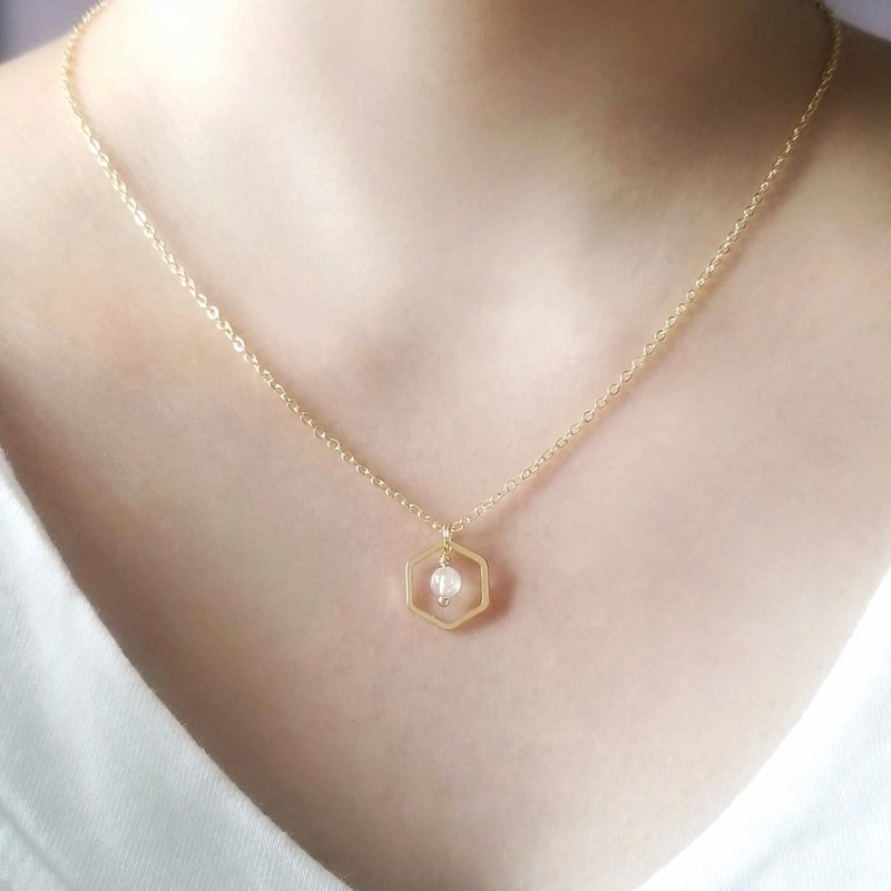 月亮石迷你简约吊坠 灵气能量开运 水晶项链 | 旺人缘  桃花姻缘 - 项链 - 水晶 金色