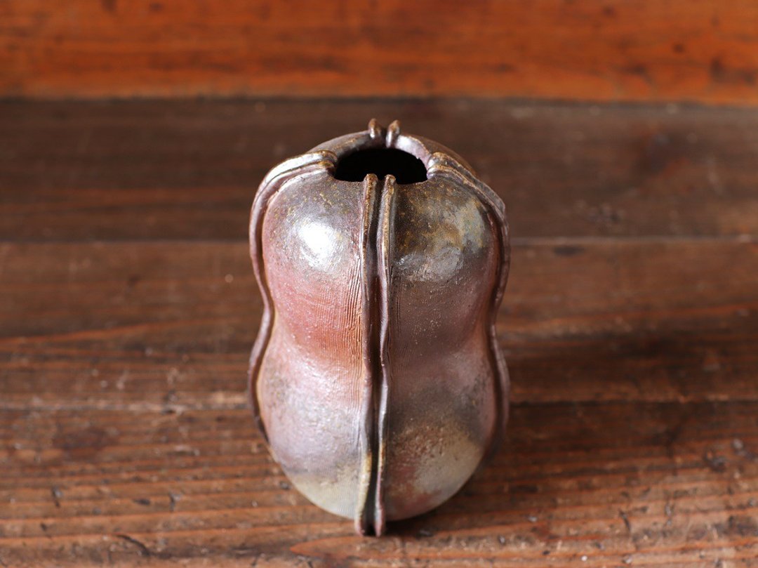 Bizen ware with flowers h3-050 - 花瓶/陶器 - 陶 咖啡色