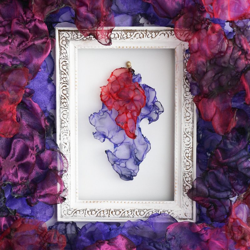 Passionate flames Red and purple swaying art earrings - 耳环/耳夹 - 其他人造纤维 紫色