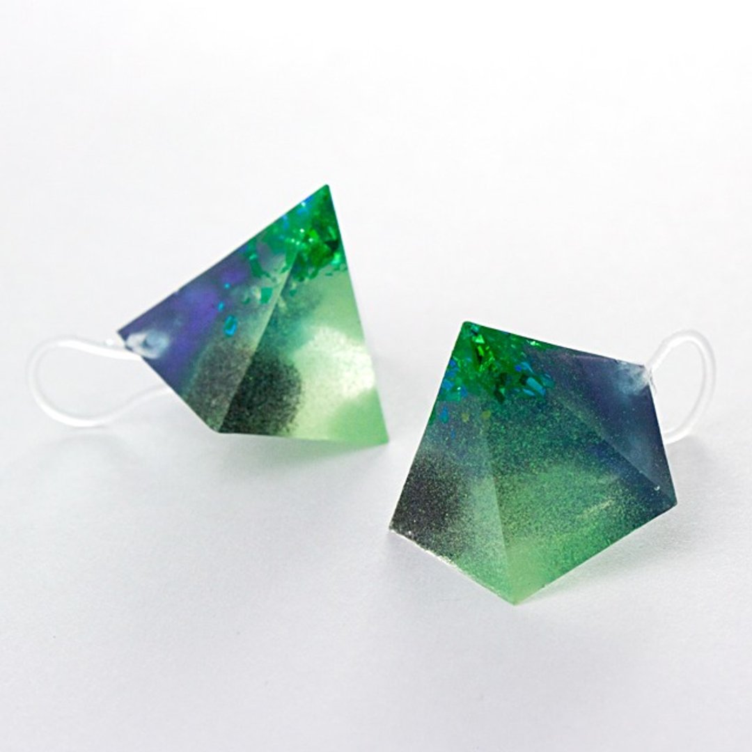 Pentagon hook earrings (Rayleigh) - 耳环/耳夹 - 其他材质 绿色