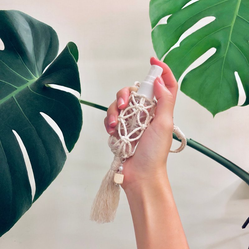 手工编织花纹缩口设计 酒精喷雾瓶 30ml 透明分装瓶 可挂可替换 - 收纳用品 - 棉．麻 白色