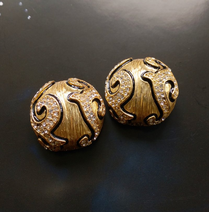 适合大耳垂 黑风 大耳环 夹式耳环。西洋古董饰品 - 耳环/耳夹 - 其他金属 金色