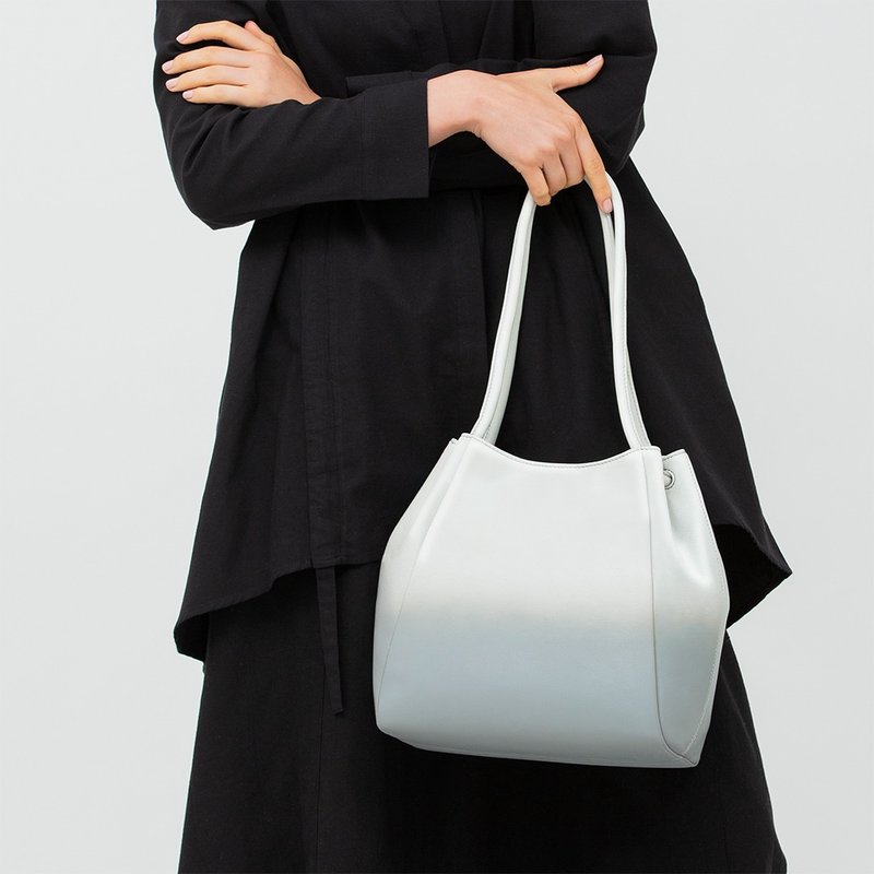 开花 Kaika 手提包 M-夜樱 - 手提包/手提袋 - 真皮 灰色