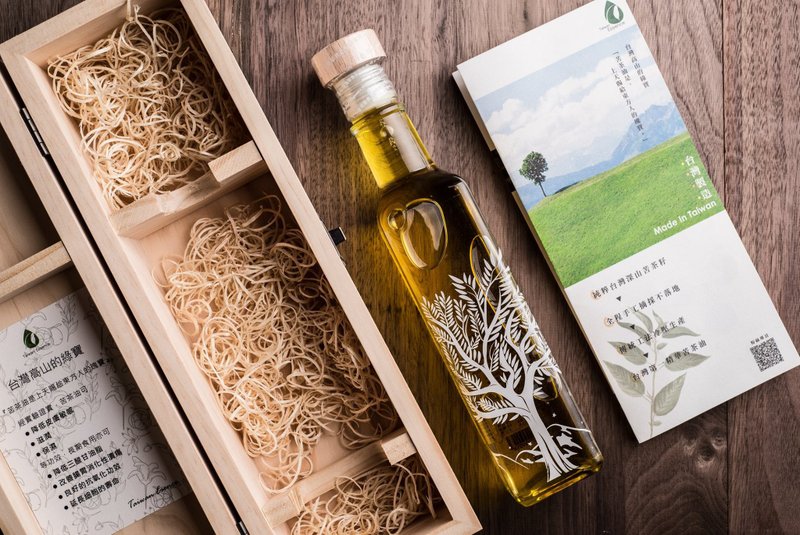 台湾第一顶级冷压苦茶籽油 - 酱料/调味料 - 玻璃 金色