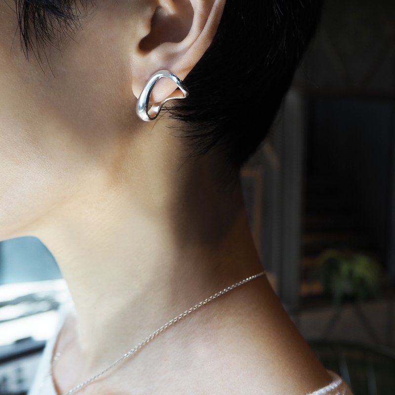 melt earring_融化耳环 强烈 夸大 个性 - 耳环/耳夹 - 银 银色