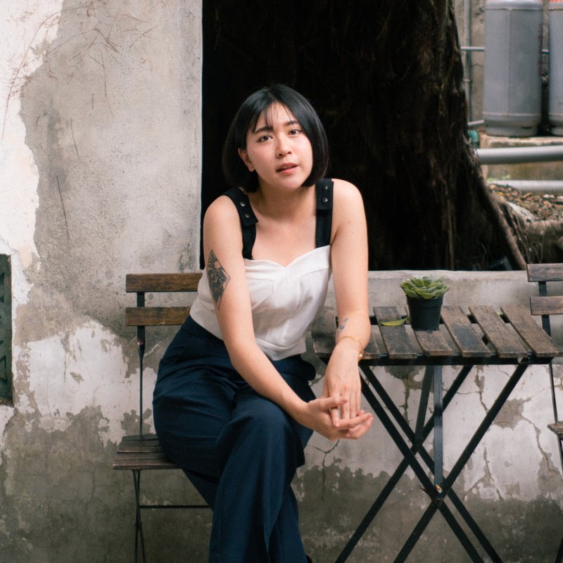 可调式后扣背心 // 雾白 - 女装背心 - 聚酯纤维 白色