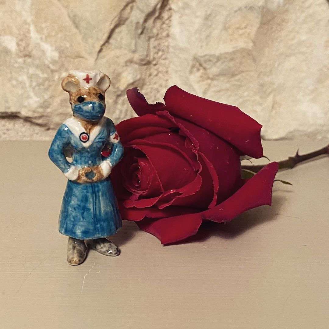 AndMary 手绘瓷项链-鼠护士 礼盒装 Nurse Mouse Necklace - 项链 - 瓷 咖啡色
