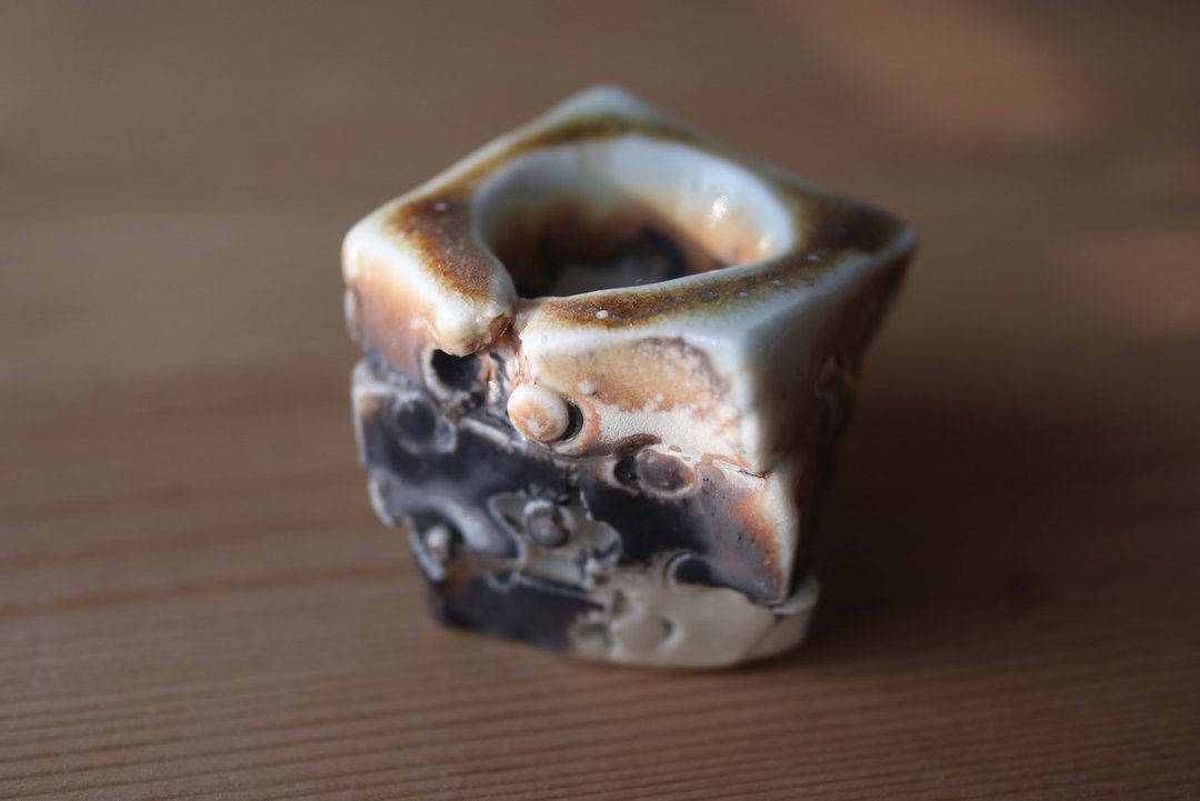 怪石嶙峋柴烧迷你小花器 A - 花瓶/陶器 - 瓷 金色