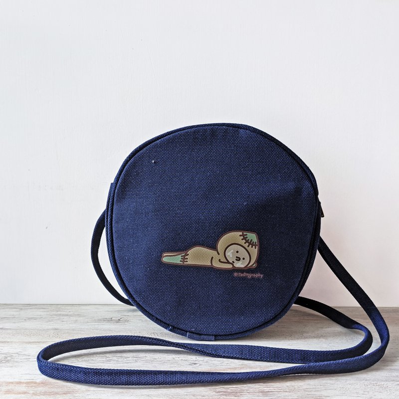 【Pinkoi 独家发售】布仔 只想休息一下子 深蓝色  /  圆形厚帆布 - 侧背包/斜挎包 - 棉．麻 蓝色