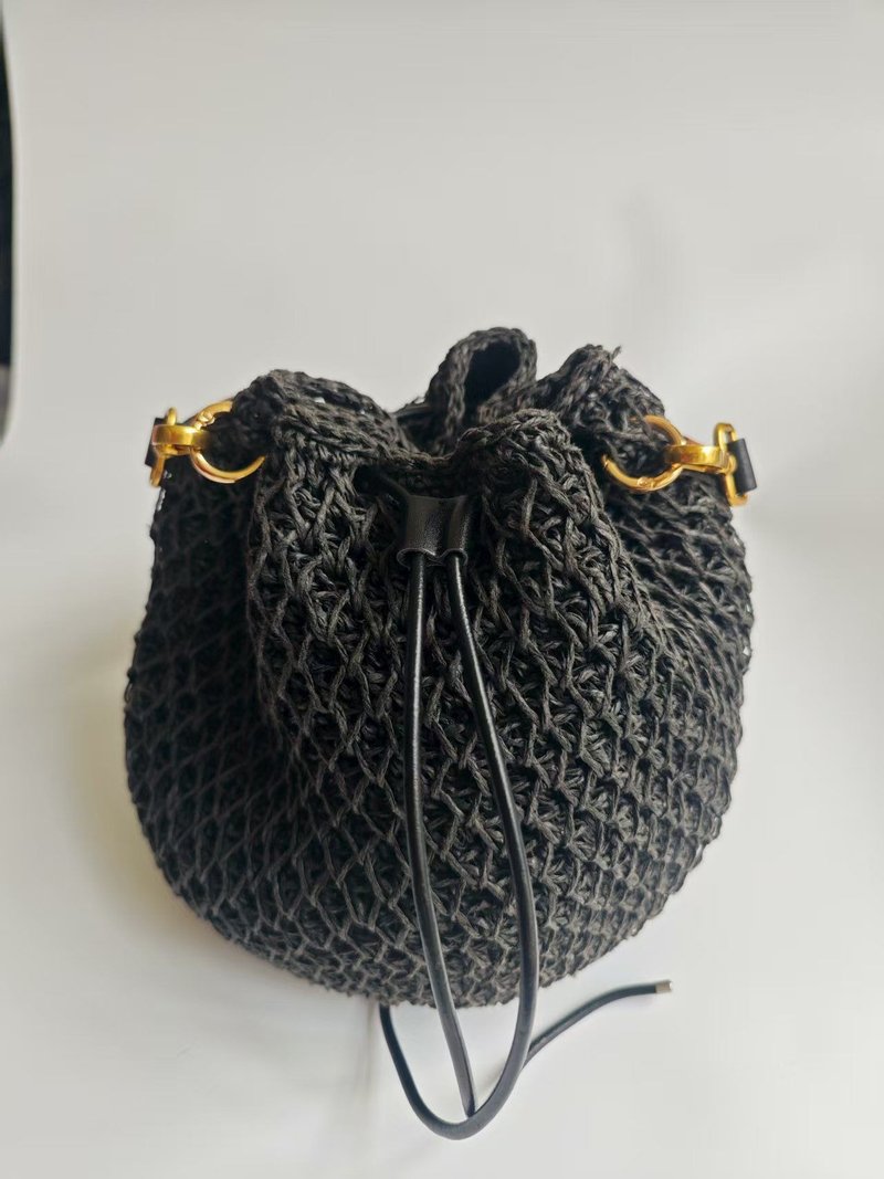 手工编织束口侧背袋 - 束口袋双肩包 - 真皮 