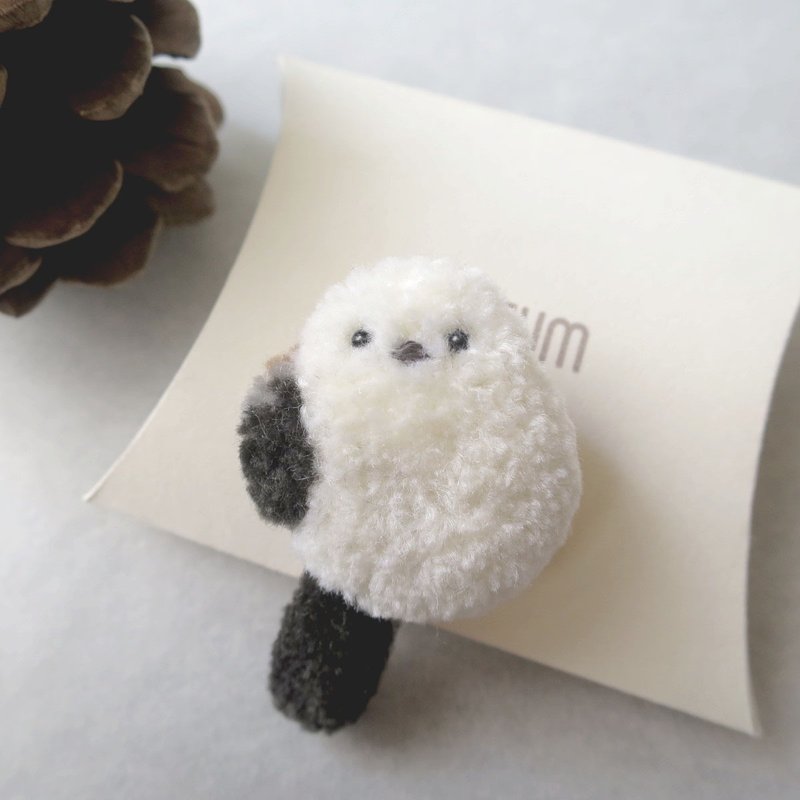 embroidery brooch / aegithalos_caudatus / Long-tailed Tit - 胸针 - 羊毛 白色