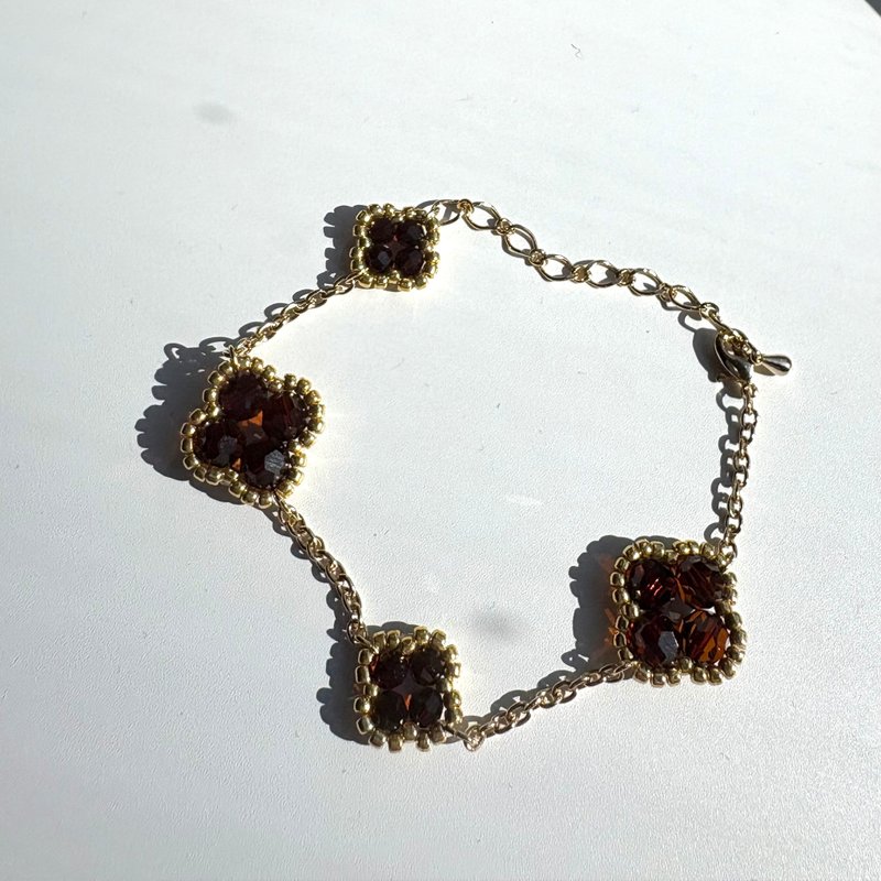 三叶草手链手工串珠饰品 24K 镀金链棕花卉图案 - 手链/手环 - 玻璃 咖啡色