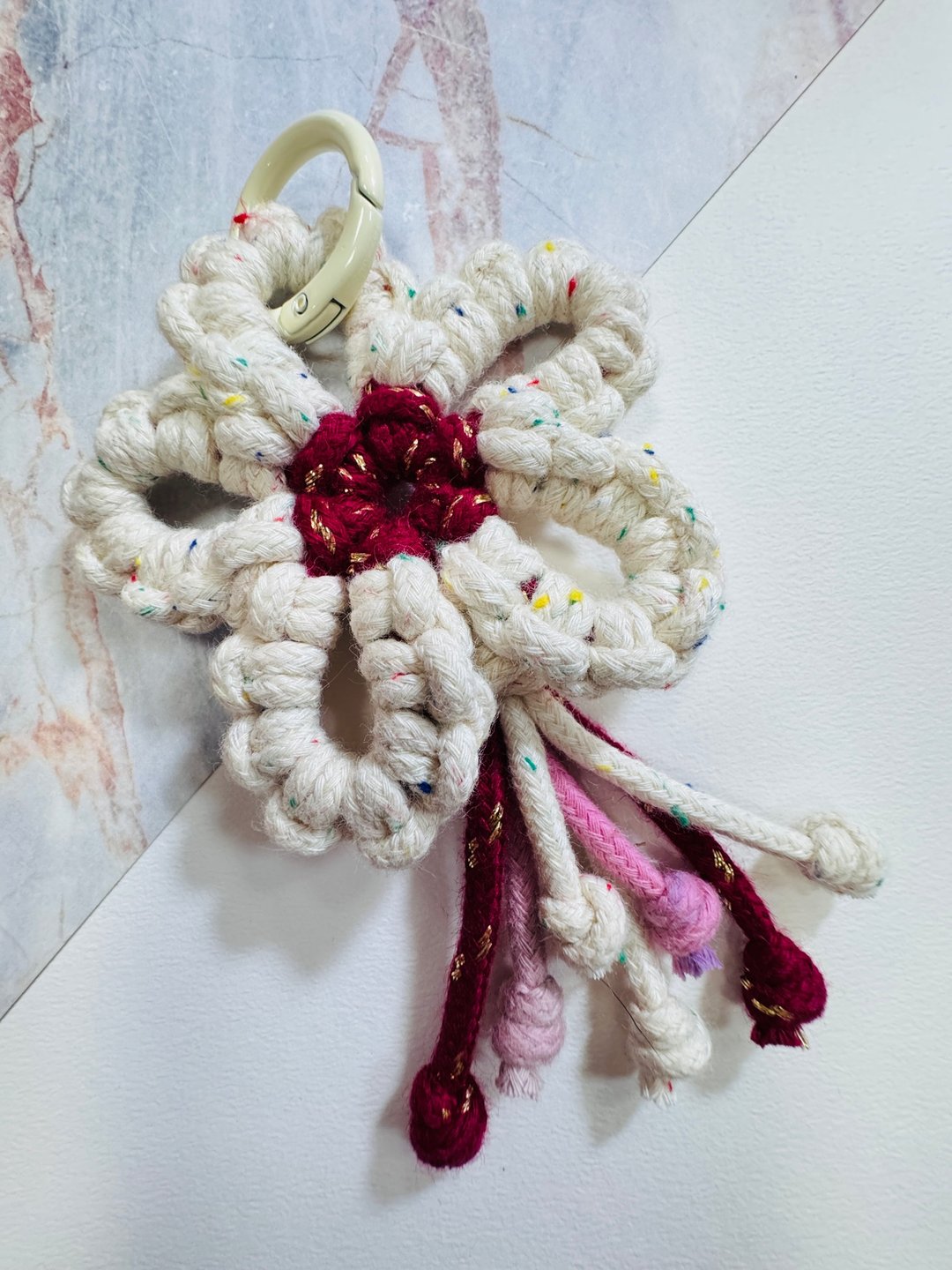 迷之作—手工handmade编织雪白水玉花吊饰 - 吊饰 - 棉 