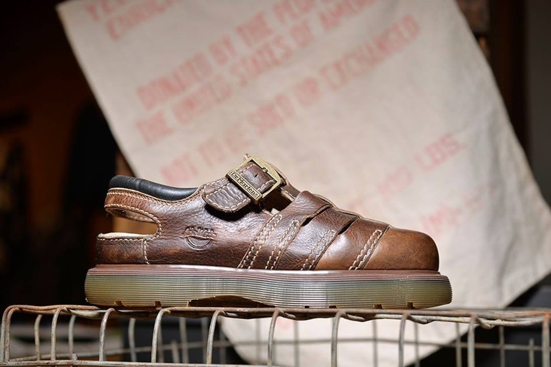 Vintage Dr. Martens 凉鞋 英制老马丁 - 男款休闲鞋 - 真皮 咖啡色