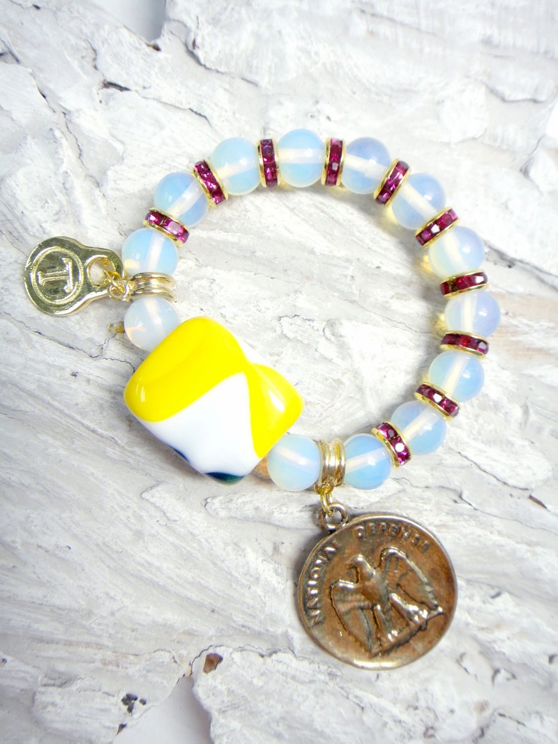 TIMBEE LO 徽章琉璃石 蛋白幻彩水晶宝石手链 - 手链/手环 - 纸 多色