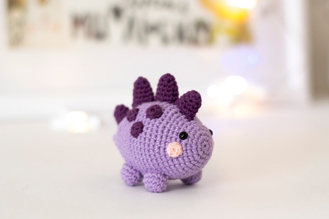 Stuffed dinosaur doll, cute crochet toy, triceratops soft figurine, 玩偶娃娃 手工玩具 - 玩具/玩偶 - 棉 紫色