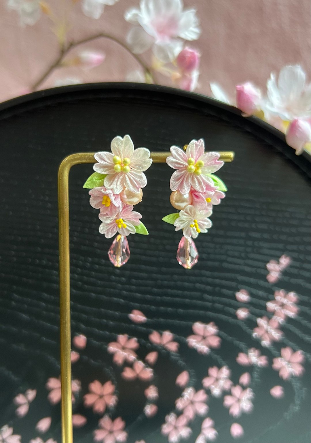 2025樱系列 樱花耳扣 细工布花 - 耳环/耳夹 - 其他人造纤维 粉红色