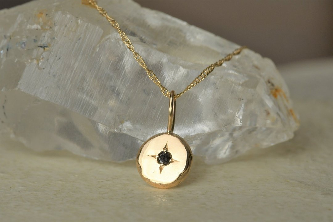 The star that brings happiness VI Pendant top only - 项链 - 其他金属 黑色