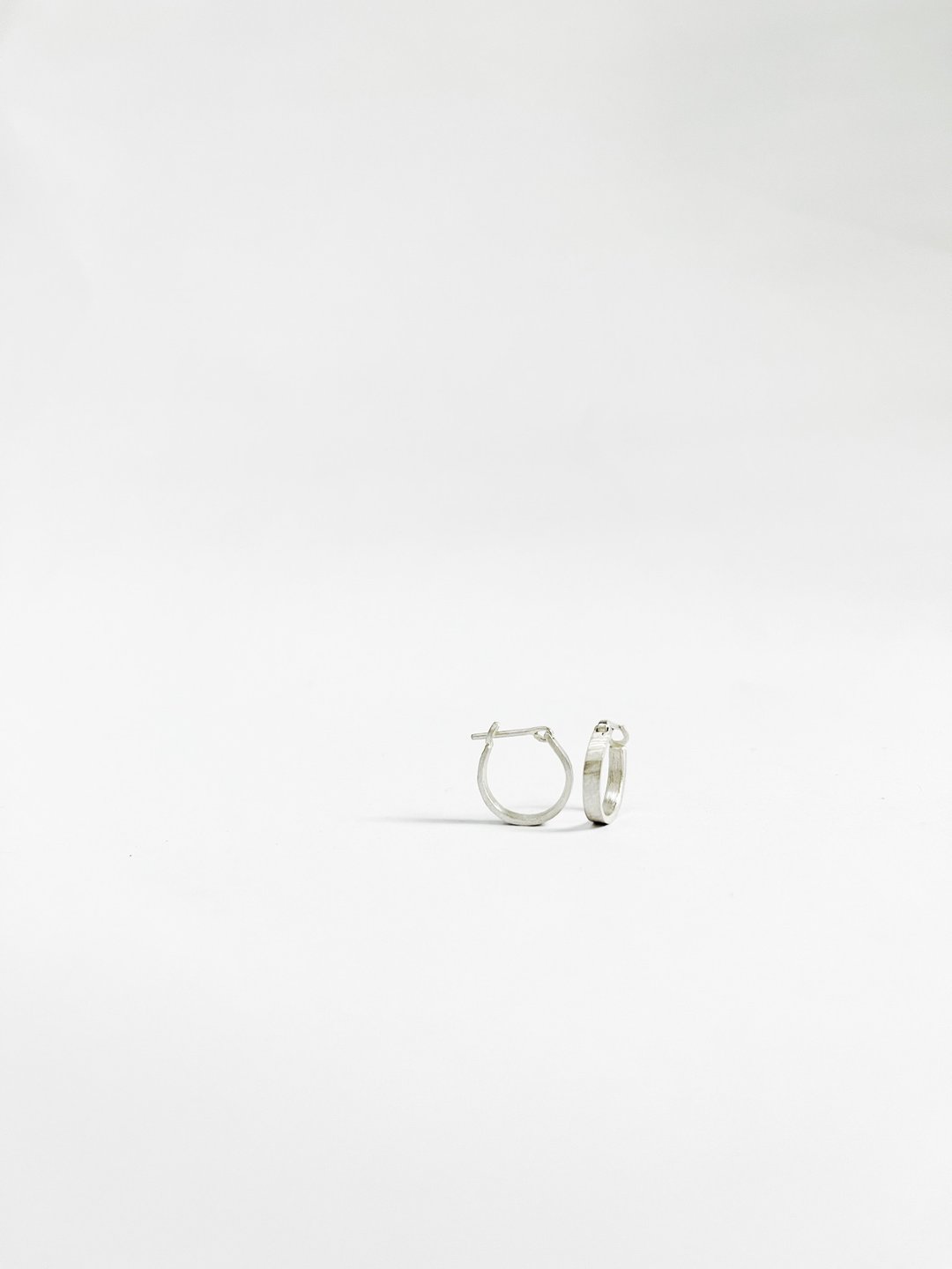 wuwu 切面细纹耳环 - 耳环/耳夹 - 纯银 银色