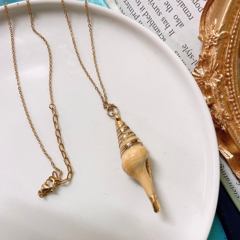 【西洋古董饰品】k金 银手工镶嵌边条 海洋装饰条天然贝壳 项链 - 项链 - 贵金属 金色