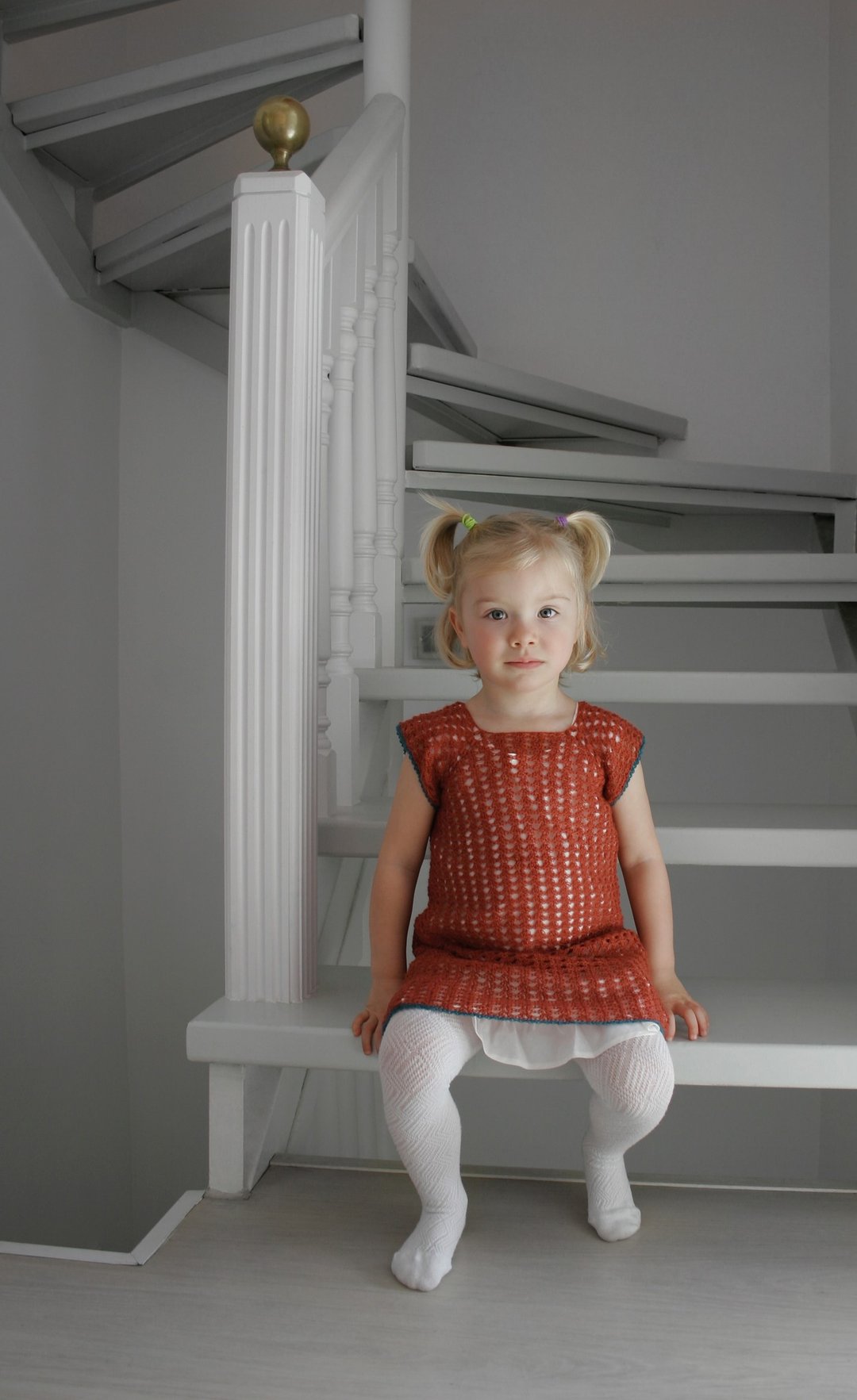 Organic crochet girl dress, handmade dress, flowergirl dress, eco-friendly - 童装礼服/连衣裙 - 羊毛 红色