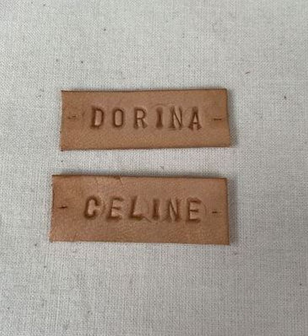 【加价商品】定制 英文字母A~Z  名字 皮革吊牌 - 吊饰 - 真皮 