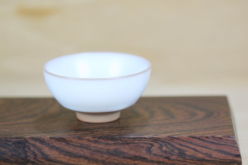【送礼好物】60ml 乳白 无光釉 圆满茶杯 莺歌名家叶敏祥作品 - 茶具/茶杯 - 瓷 