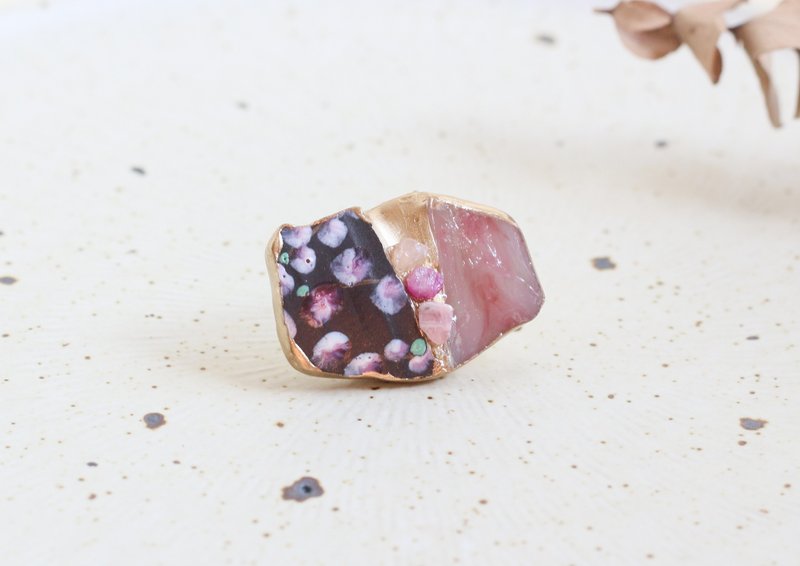 Kyoto Ware Kiyomizu Ware Kintsugi Brooch / Painted Flower Lover Ruby Inca Rose Milky Kunzite Traditional Craft Spring Pink - 胸针 - 陶 粉红色