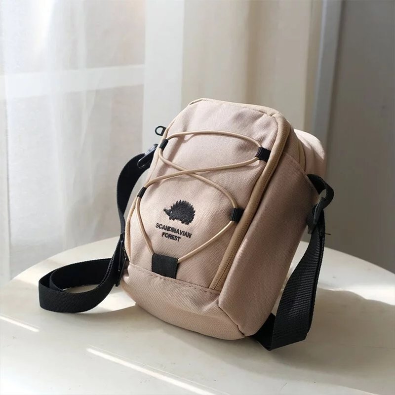 SCANDINAVIAN FOREST北欧小刺猬-环游世界护照旅行小包 - 侧背包/斜挎包 - 聚酯纤维 卡其色