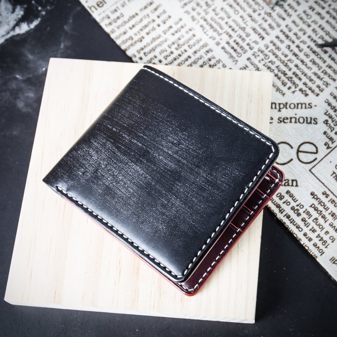 【定制化礼物】【皮夹、银包】黑色英国马缰革 定制化刻字 Mister - 皮夹/钱包 - 真皮 多色