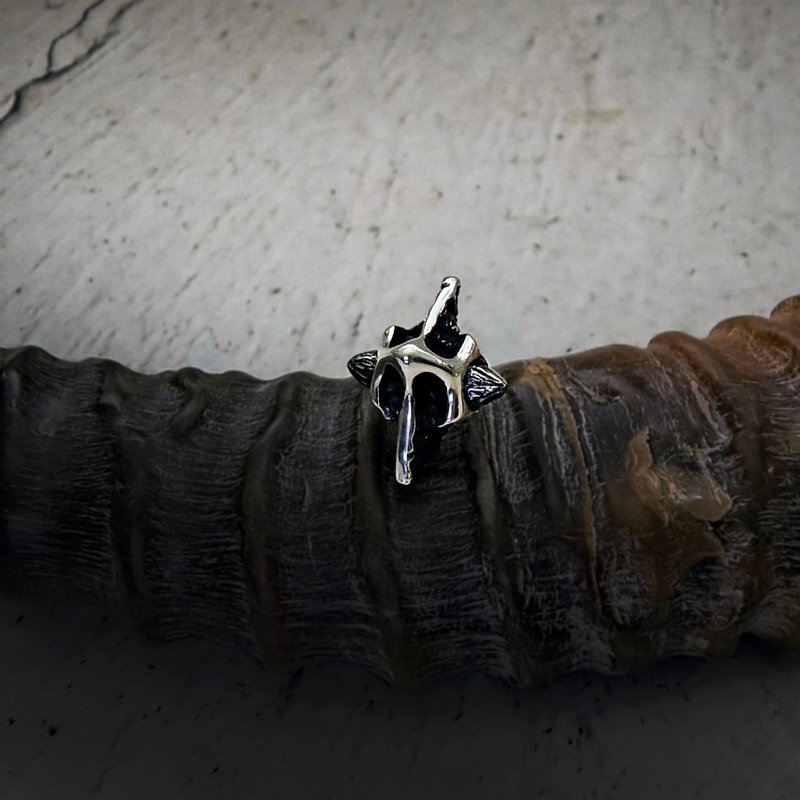 奇想系列【角】925纯银耳饰/耳钉/耳环 - 耳环/耳夹 - 纯银 银色