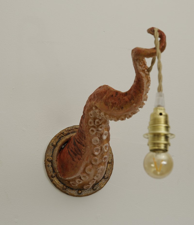 Octopus, Space Tentacle, Cthulhu steampunk vintage statuette designer lamp holde - 灯具/灯饰 - 塑料 红色