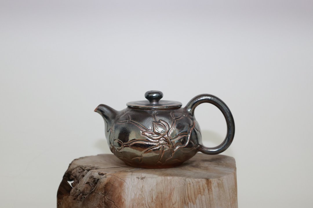 柴烧茶壶/荷花雕纹/200ml/泷间拾光 - 茶具/茶杯 - 陶 