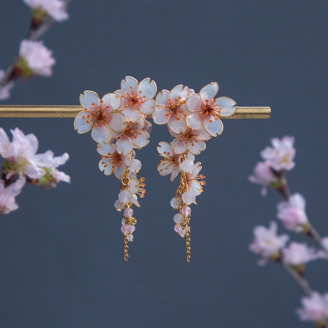 绽放叠叠樱花耳饰・季节限定 - 耳环/耳夹 - 其他材质 粉红色