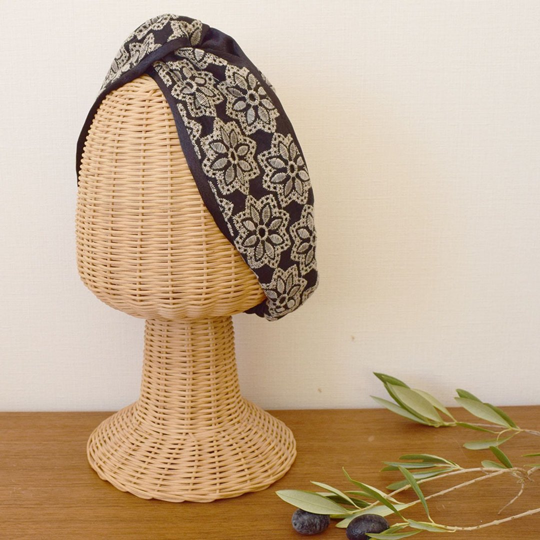 Satin Cross Turban Flower Motif Embroidered Hair Band Hair Accessory - 发饰 - 棉 黑色
